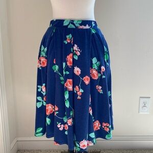 • Lularoe Madison Skirt •